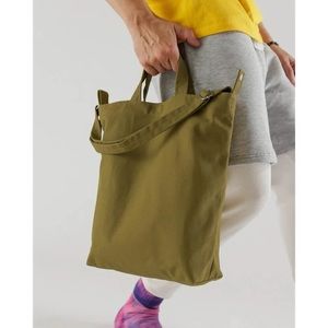 Baggu Duck bag in Spanish olive
